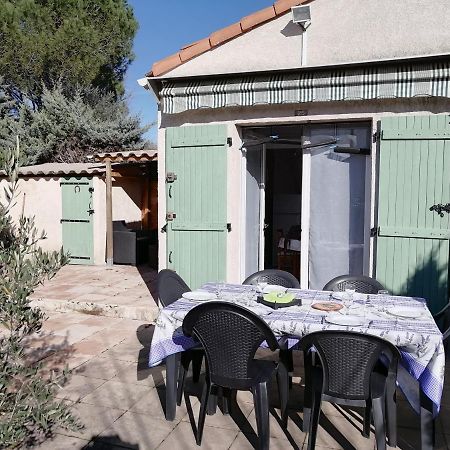 Sous Le Soleil De Provence Petite Maison Au Calme Et Tres Bien Equipee De 40M2 Avec Wifi -Jardin Prive-La Piscine Est Commune A La Residence Et Ouverte Du 1Er Mai Au 30 Septembre De 09H A 21H,En Juillet Et Aout Reservation Uniquement Du Samedi Au Sam Forcalqueiret Luaran gambar